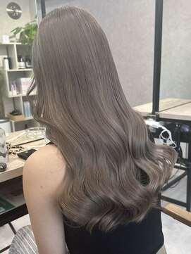 ロウル 渋谷(LOWRL) ゆるふわロング/透明感グレージュカラー/ケアブリーチ