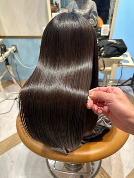 ロンドルーチェ 心斎橋(Lond luce) ダークアッシュ/ミディアムレイヤーカット［髪質改善/縮毛矯正］