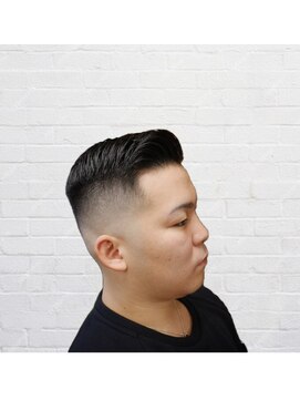 ダンブライズバーバー(DAN BRISE) 7.3スキンフェード