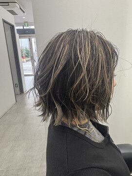 プレジールバイラファブリック(PLAISIR by LA FABRIQUE) 【下田】動きのあるハイライトボブ