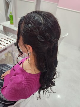 ホワイト 栄駅店(White) ハーフアップ♪