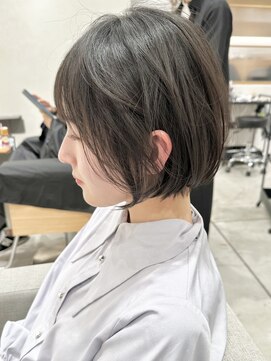 ステアケース ギンザセブン(stair:case ginza7) 前下がり長めショートボブ耳かけ軽め