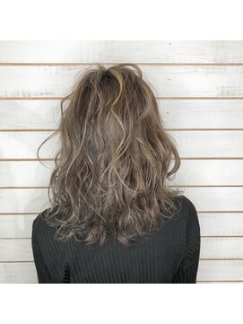 ビーヘアサロン(Beee hair salon) 【渋谷Beeehair/山森伴利】A/W NewStyle