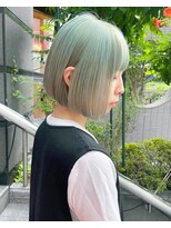 アリーシャ バイ アルティナ(Alisha by artina)&nbsp;ワンレングスボブ_ペールグリーン_ハイトーンカラー_カールボブ