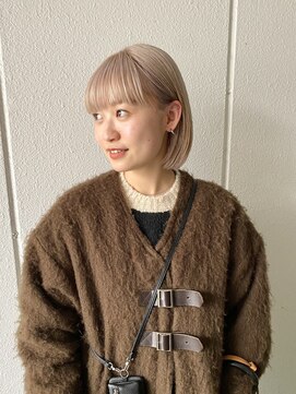 ザ ライト(THE RHYET) ホワイトベージュカラー