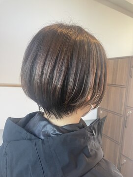 リノ 金山(Rino) デザインカラー/レイヤーカット/ウェットヘア/オリーブベージュ
