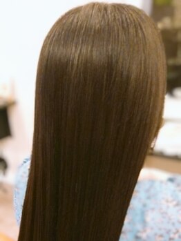 【オイルin縮毛矯正】ダメージレスにこだわりさらツヤな質感に◇髪質やお悩みに合わせて丁寧に仕上げます。