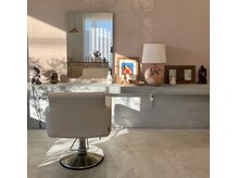 カート(Curt)の雰囲気(良い陽差しの入る空間でゆったりとお寛ぎ下さい)