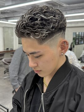 ニコ トウキョウ ロジック(nico TOKYO Logic) スキンフェードスパイキーショートパーマ短髪刈り上げ