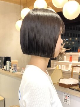 ロンドアジュール 横浜(Lond azur) 丸みショートボブ/縮毛矯正/20代30代40代/顔周りカット
