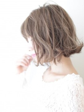 ネオリーブ クーロ(Neolive curro) ゆるふわ♪大人可愛いエアリーボブ