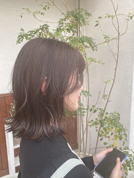 ウル(ulu) 軽やか外ハネスタイル