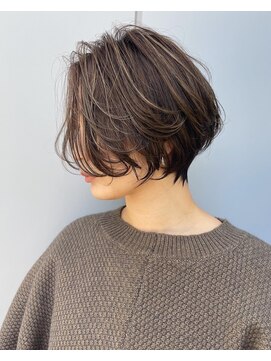 シアラ(ciala) ショートボブ×大人ハイライト