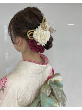 ノア ヘアケア(NOAH hair care) 王道シニヨンスタイル