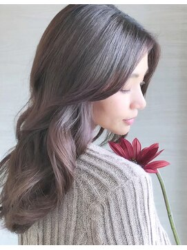 ミスグランディーヴィラス(Miss Grandee VILLAS) ツヤ髪ラベンダーアッシュセミロング