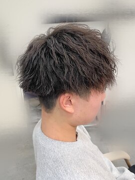 バース バイ ハピネス(BIRTH by happiness) メンズ緩め縦落ちツイストスパイラルパーマ