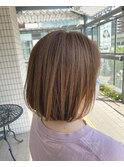 ステップボーンカットカットボブショートハイライト白髪ぼかし