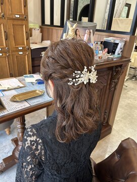 ハグヴィアン(HUG BIEN) お呼ばれハーフアップ