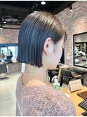 20代30代大人可愛い艶感グレージュ切りっぱなしショート
