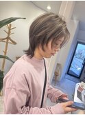 くびれショートウルフ