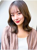 大人可愛いシースルーバング韓国風外ハネレイヤーミディアム