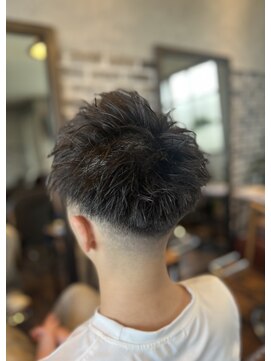 ジンク(Zn) スパイキーショート　×   フェードカット