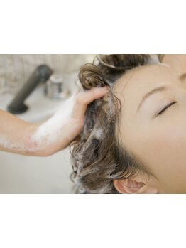 【髪質改善♪オーガニックヘッドスパ＋カット ￥5000】頭皮環境を整え、髪の補修効果も◎炭酸泉付き♪