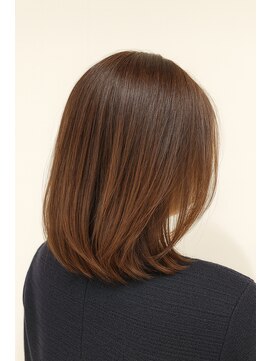 明るく白髪染め外ハネにも出来るボブ