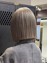 ヲタク(wotaku.)&nbsp;ミルクティーベージュハイトーンタイトボブケアブリーチミニボブ