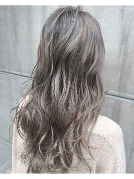 キラ 渋谷(KILLA) ブリーチアッシュブルージュカラーグラデーション