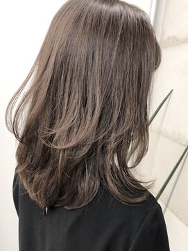 フォンズ(FONS) 20代・30代・40代◎_くすみの少ないシアーグレージュレイヤー