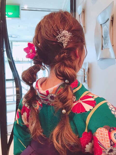 ツインテール　ルーズヘアアレンジ