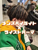 コワファーストナガサキシャンプーボーイ(COIFF1RST NAGASAKI SHAMPOO BOY)&nbsp;ゆうた風センターパート×コントラストハイライト