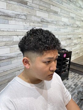 モエバイアリア(Moe by aria) フェードパーマスタイル