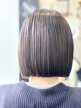 ヴェリーヘアメイク(VERY Hair Make)の写真/毛先まで柔らかで自然なストレートが魅力＊洗練されたアイロン技術で思い通りのストレートstyleに♪