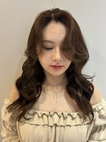 クム(kumu)&nbsp;【kumu】韓国風/レイヤーカット/透明感/ロング/艶感/グレージュ