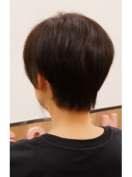 シャイニーソルン ヘアリセッターと沖縄産ヘナでうねる癖毛を扱いやすく整えました
