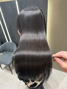 シア(Sia.) 髪質改善/暗めカラー/グレージュ