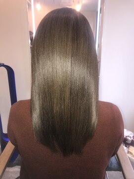 アールサロン アオヤマ(Rr SALON AOYAMA) プラチナミネコラ+silica