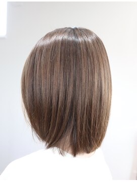 ウィスカーヘアー(whisker hair) ロブ