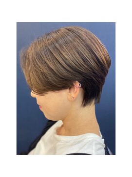 レンヌ 府中(Rennes) 短いのに女性らしいコンパクトショート