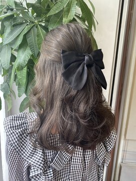 アン(Hair make un) やわらかグレージュ