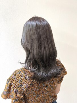 バズ ビー(BUZZ Bee) 透明感抜群★ミディアムスタイル