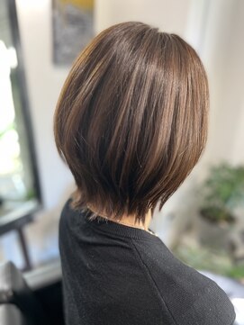 ツムグ 代官山店(TUMUGU) 30代40代50代×グレージュカラー白髪ぼかし×小顔ショート代官山