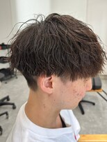 フゥ 宇都宮(FeU)&nbsp;波巻きパーマメンズパーマメンズヘアツーブロックツイストパーマ