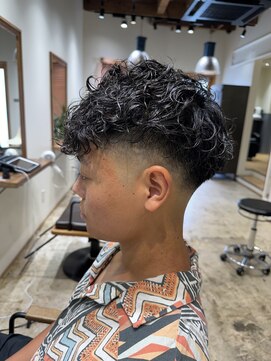 リフル 八王子(RIFULL) メンズパーマ ツイスパ 波巻き フェード