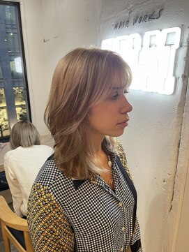 ヘアーワークス ヘルム 渋谷店(HAIR WORKS HELM) ミディアムレイヤー