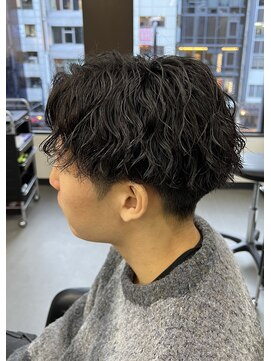 プルーブトウキョウ 渋谷(PROVE TOKYO) ツイストスパイラル刈り上げセンターパート