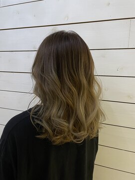 ロミバイリー(Romi by Lyee) グラデーションカラー