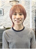 ピンクベージュのコンパクトウルフ